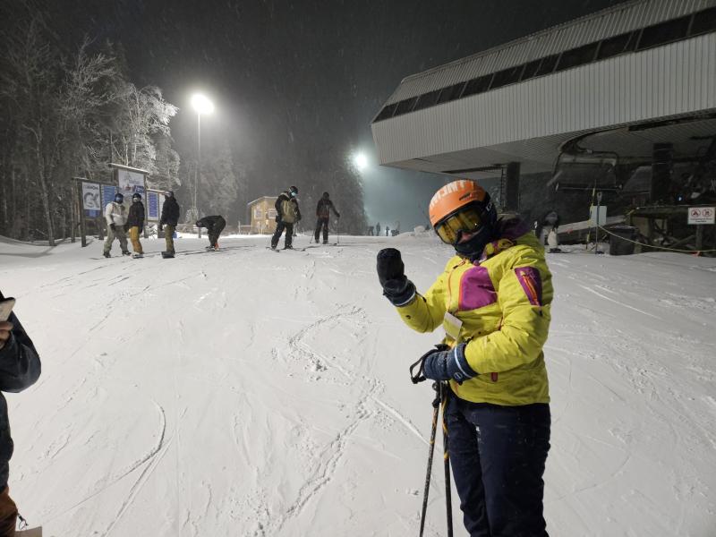 Station Touristique Stoneham - Une belle soirée de ski à la montagne